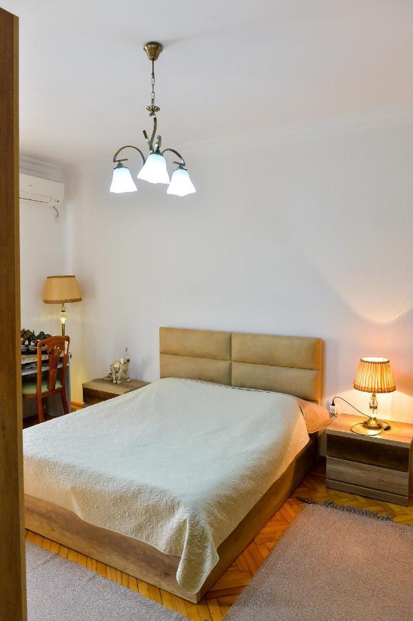 Apartment On Rustaveli Avenue Kutaiszi Kültér fotó