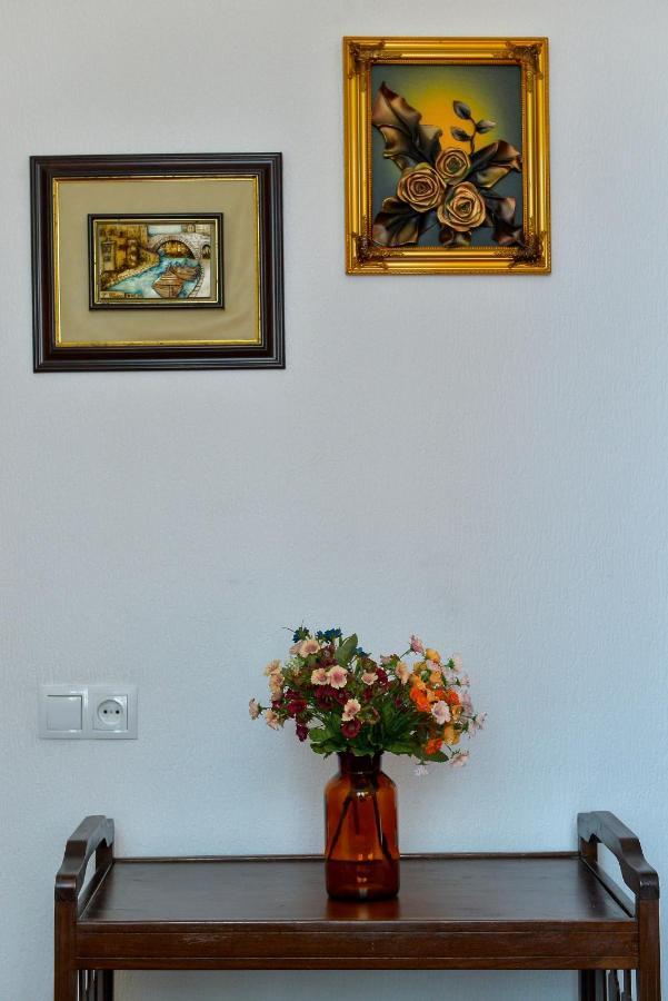 Apartment On Rustaveli Avenue Kutaiszi Kültér fotó