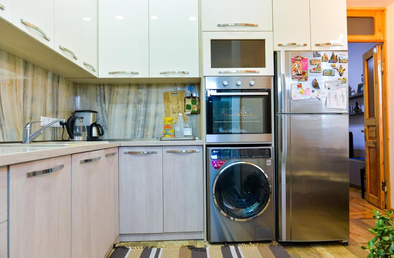 Apartment On Rustaveli Avenue Kutaiszi Kültér fotó